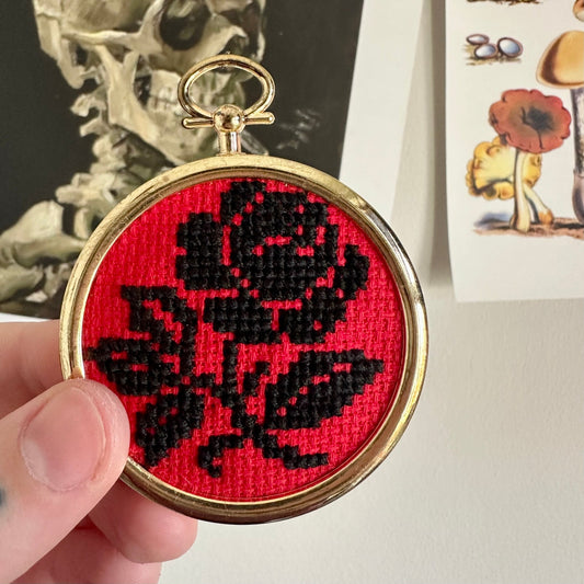CROSS-STITCH | Mini Framed Cross Stitch - Antique Rose - Pulp & Thread