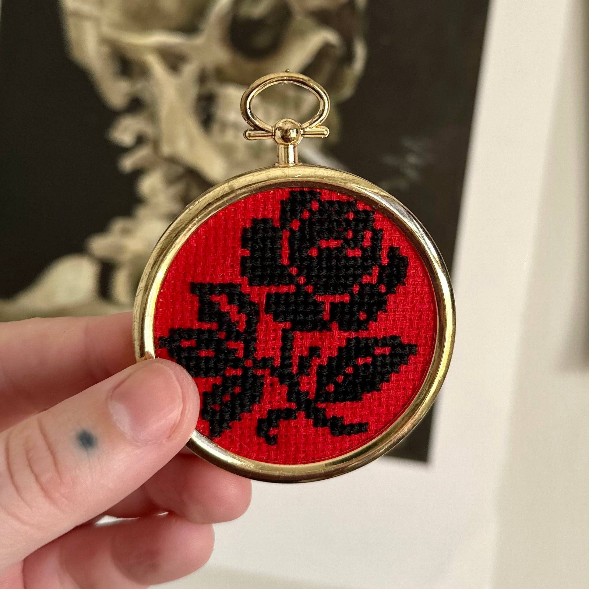CROSS-STITCH | Mini Framed Cross Stitch - Antique Rose - Pulp & Thread