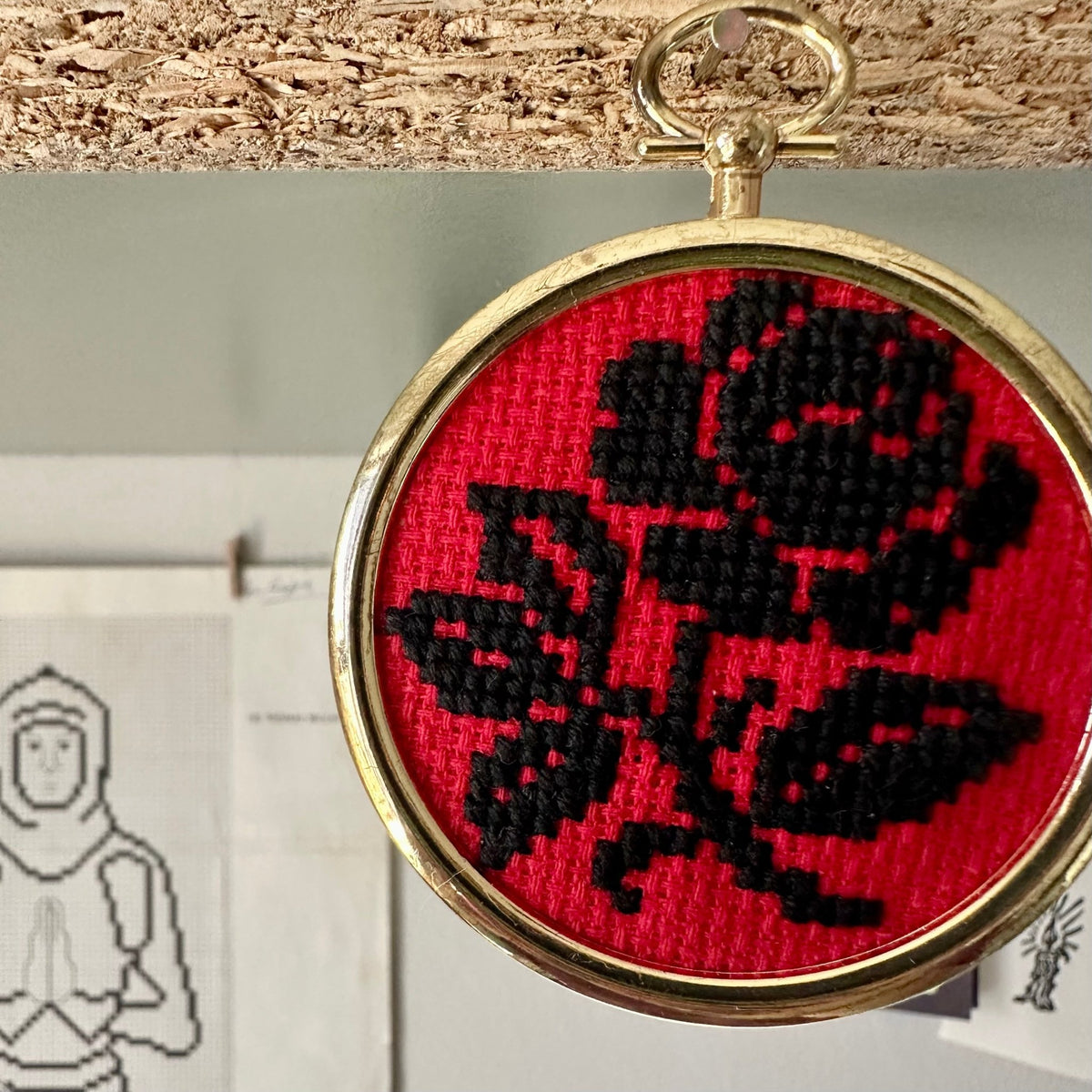 CROSS-STITCH | Mini Framed Cross Stitch - Antique Rose - Pulp & Thread